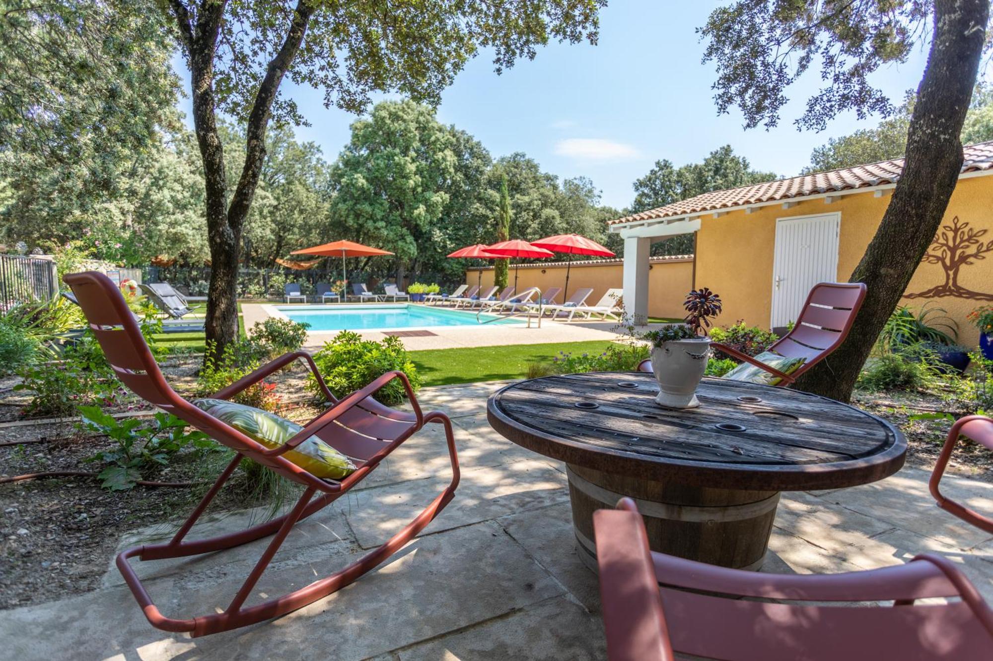 Logis La Bastide De Grignan Hotel & Restaurant "La Chenaie" Екстер'єр фото
