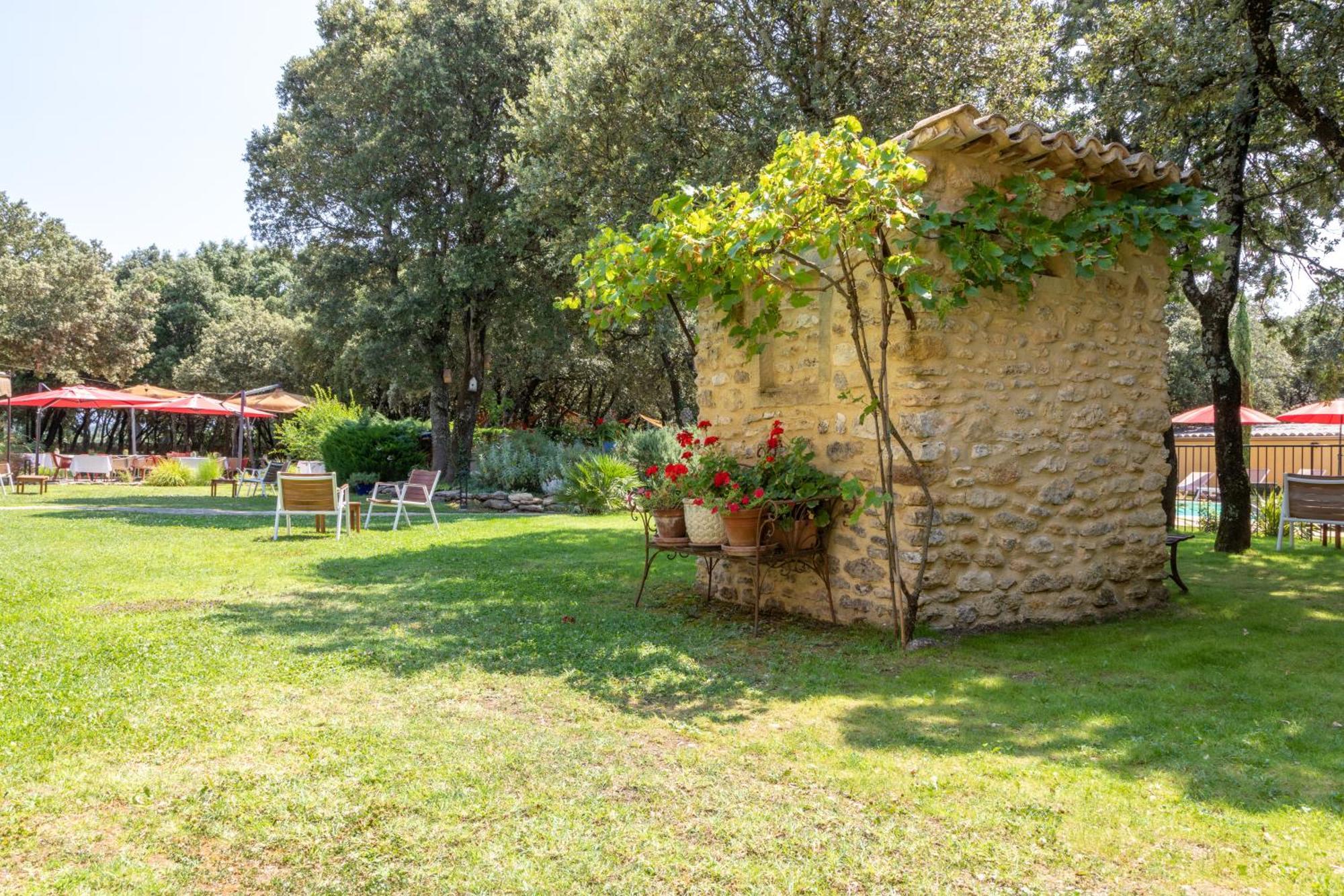Logis La Bastide De Grignan Hotel & Restaurant "La Chenaie" Екстер'єр фото